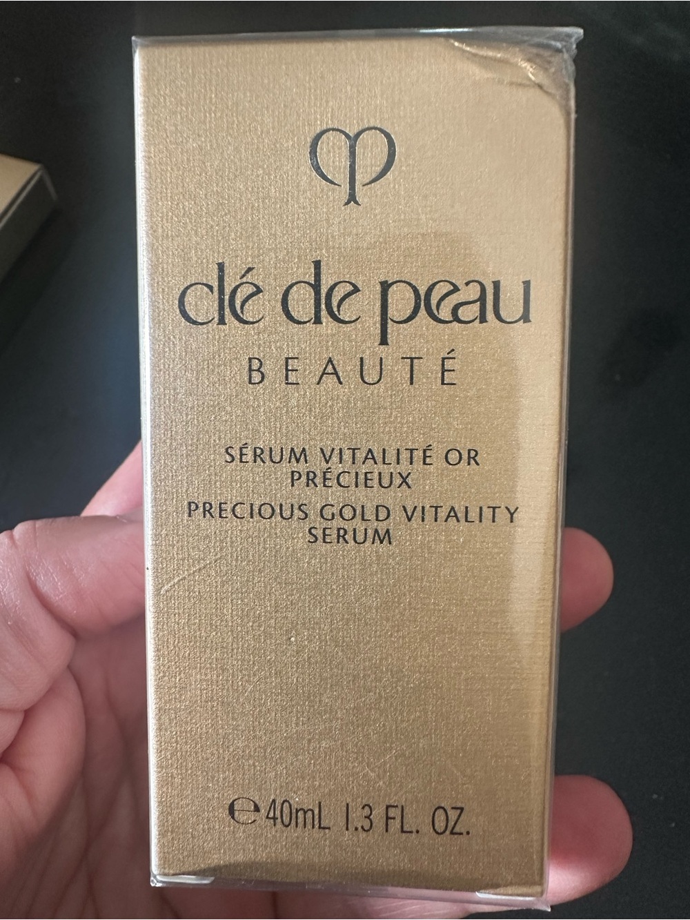 clé de peau Beauté Precious Gold Vitality Serum — Gold Box